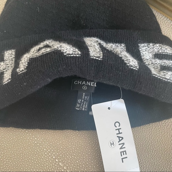 NEW Chanel Letters CC Beanie Logo - Picture 9 of 12